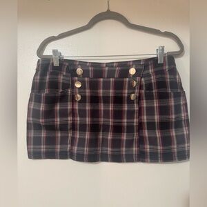 Plaid ‘School-girl’ Button-Accent Skirt